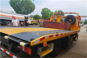 龙湾附近拖车电话号码服务